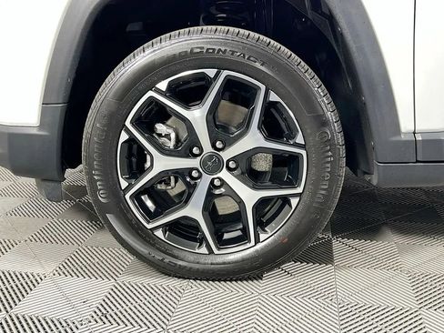 Used 2025 Jeep Compass Limited image 30