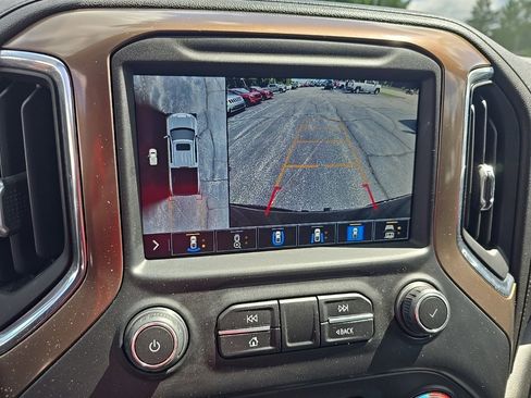 Used 2021 Chevrolet Silverado 1500 High Country w/ Technology Package image 26