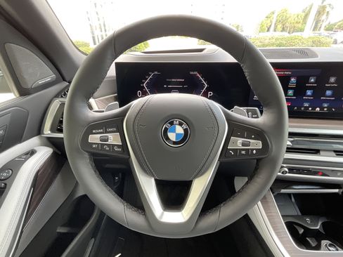 New 2026 BMW X5 sDrive40i image 13