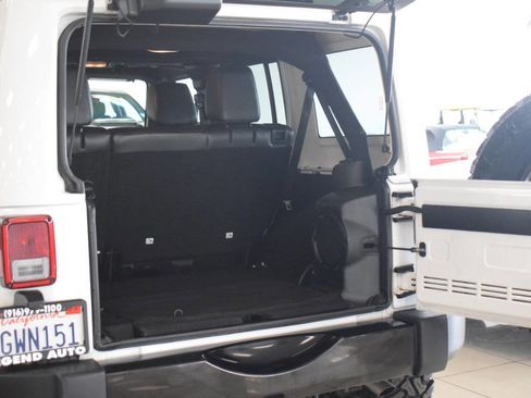 Used 2014 Jeep Wrangler Unlimited Sahara AWD/4WD image 35