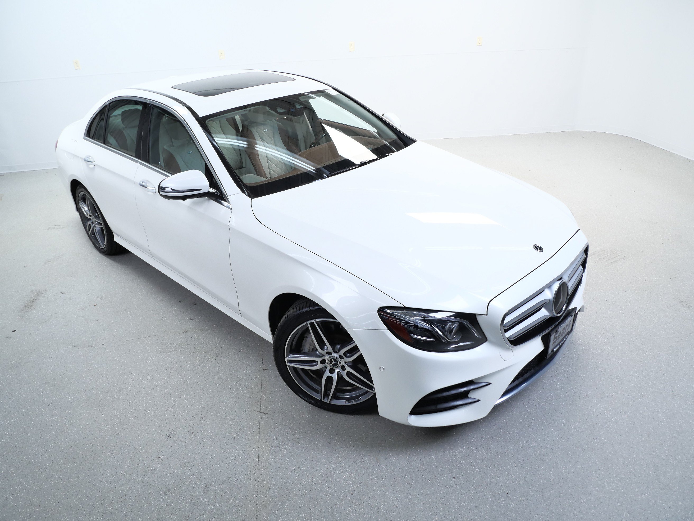 Used 2018 Mercedes-Benz E 300 image 4