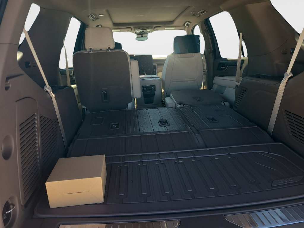 New 2026 GMC Yukon Denali w/ Denali Reserve Package AWD/4WD image 9