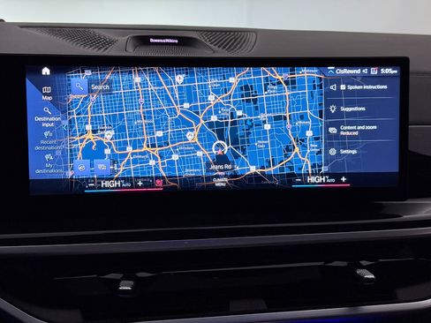 Used 2023 BMW X7 M60i w/ Climate Comfort Package image 33