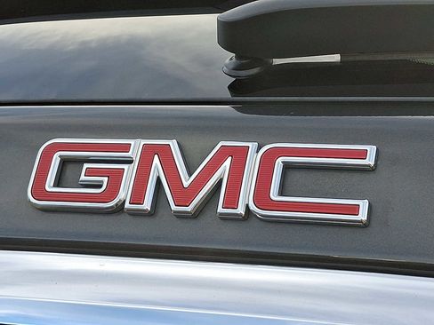 Used 2019 GMC Terrain SLT w/ Preferred Package image 31