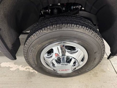 New 2026 GMC Sierra 3500 SLE w/ SLE Convenience Package image 4