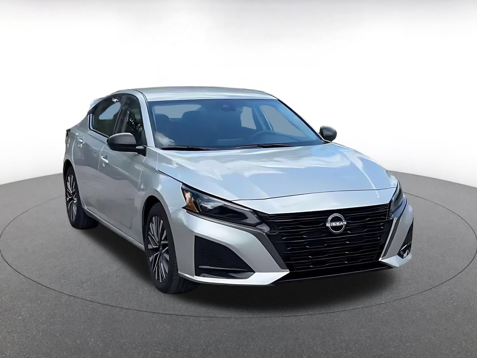 Used 2026 Nissan Altima 2.5 SV FWD image 3