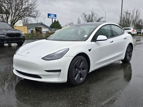 Used 2021 Tesla Model 3 Standard Range Plus image 3