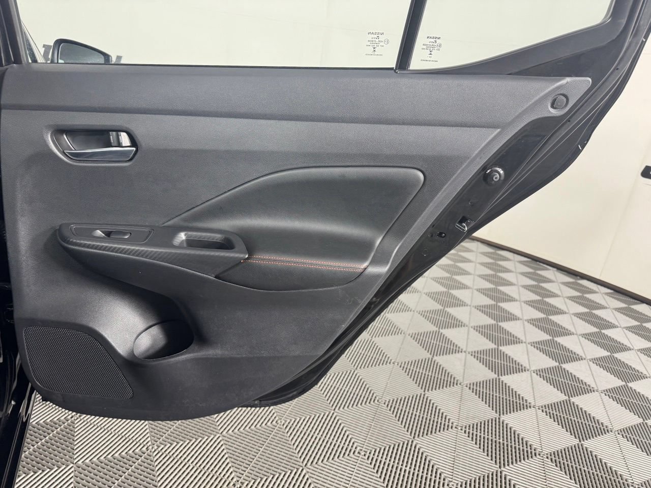 Used 2025 Nissan Versa SR FWD image 28