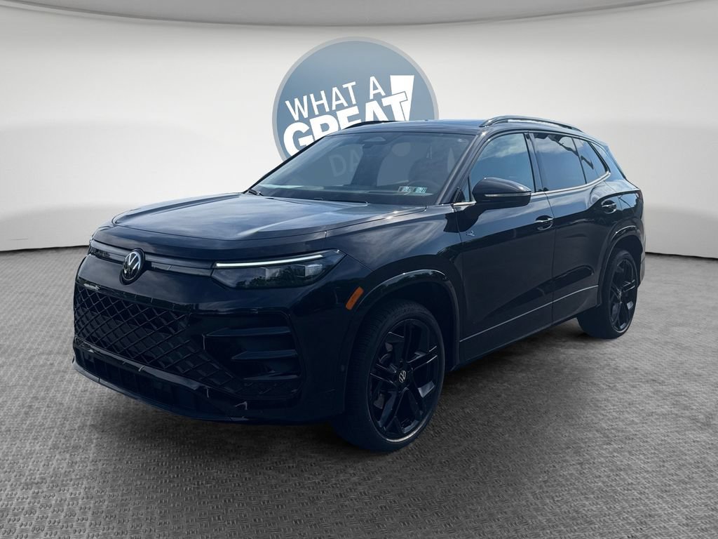Used 2025 Volkswagen Tiguan SE R-Line AWD/4WD image 8