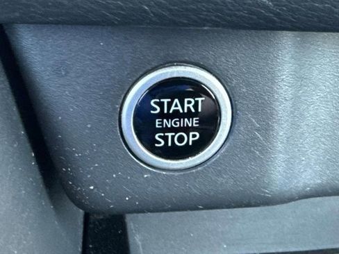 Certified 2023 Nissan Rogue SV image 19