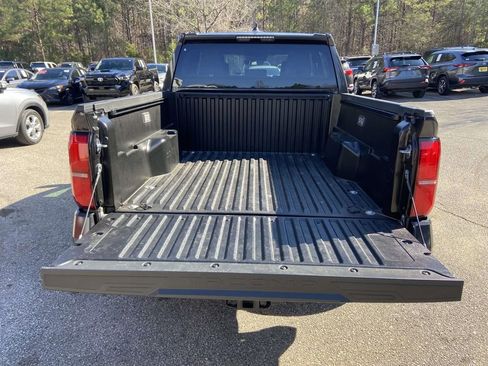 Used 2025 Toyota Tacoma SR5 image 9