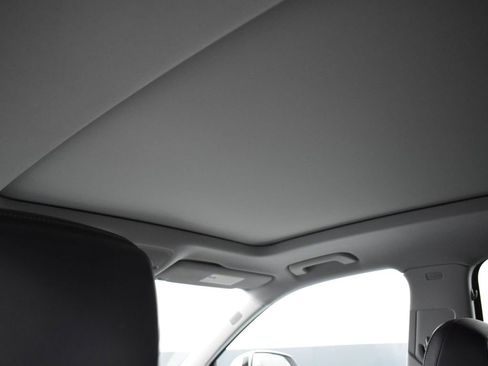 Used 2024 Audi Q5 e Premium Plus image 23