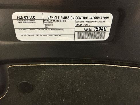 Used 2023 Chrysler Pacifica Limited FWD image 31