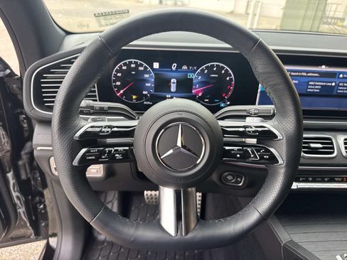 Used 2025 Mercedes-Benz GLS 580 4MATIC image 21