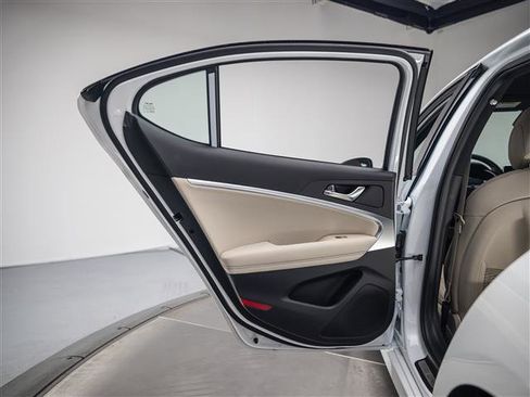 New 2026 Genesis G70 2.5T image 25