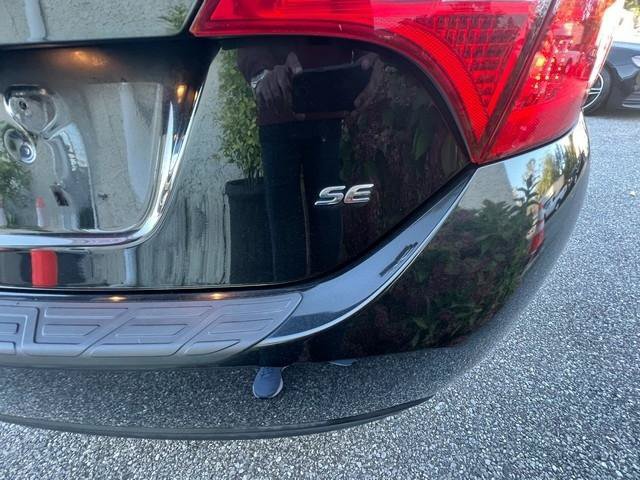Used 2017 Toyota Corolla SE w/ Carpet Mat Package (TMS) FWD image 21