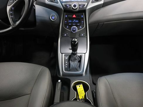 Used 2015 Hyundai Elantra Limited w/ Option Group 05 FWD image 20