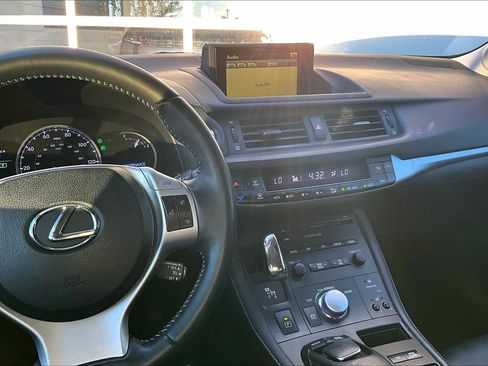 Used 2012 Lexus CT 200h image 6