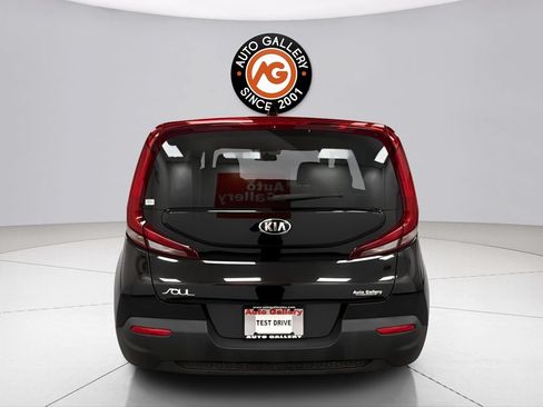 Used 2020 Kia Soul LX FWD image 4