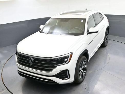 Used 2025 Volkswagen Atlas Cross Sport SEL Premium R-Line image 36