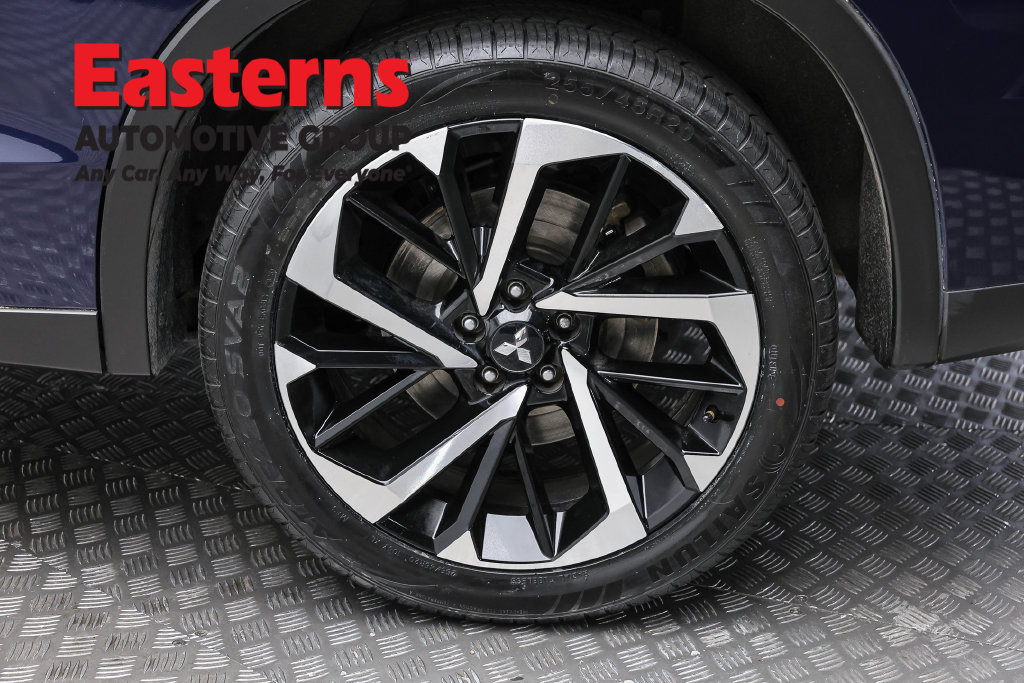 Used 2023 Mitsubishi Outlander SE AWD/4WD image 9