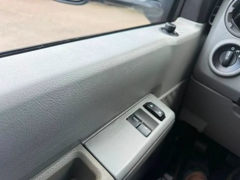 Used 2013 Ford E-350 and Econoline 350 Super Duty w/ PWR Locks & Windows Group RWD image 16