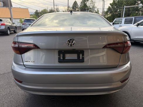 Used 2019 Volkswagen Jetta SE FWD image 4