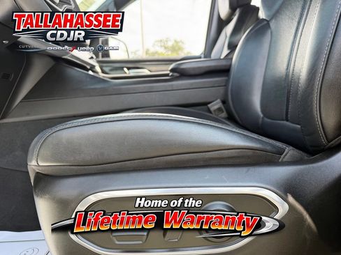 Used 2024 Jeep Wagoneer Series II w/ Flexible Seating Group RWD image 14