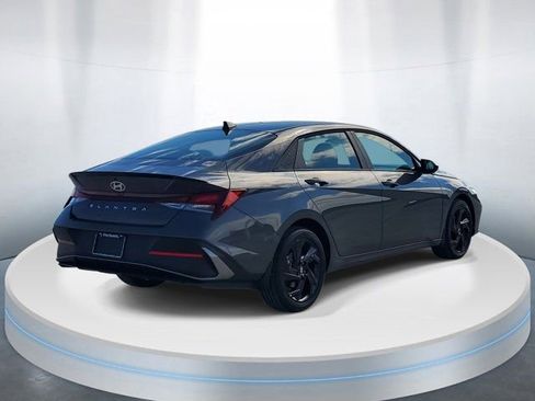 New 2026 Hyundai Elantra SEL Sport image 4