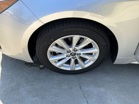 Used 2024 Toyota Corolla SE FWD image 13