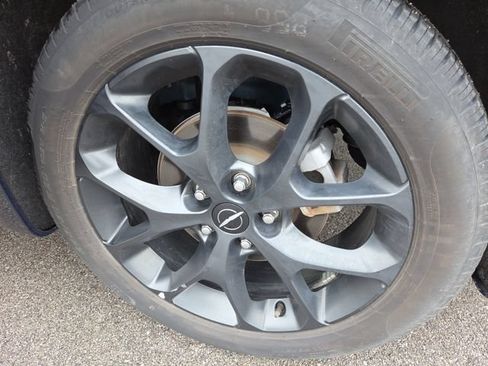 Used 2025 Chrysler Pacifica Limited FWD image 29
