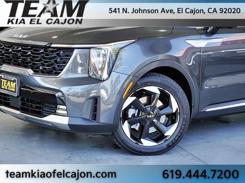 Certified 2025 Kia Sorento SX Prestige AWD/4WD image 3
