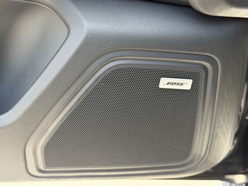 Certified 2023 Porsche Macan AWD/4WD image 23