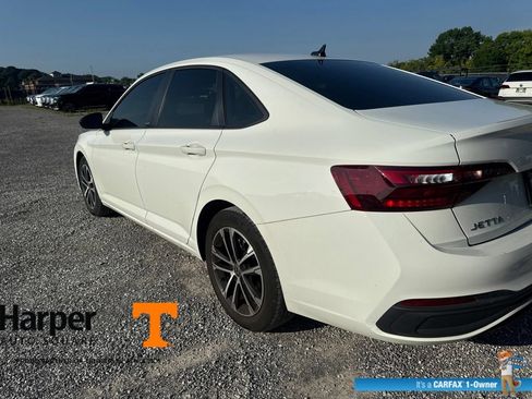 Used 2024 Volkswagen Jetta Sport FWD image 3