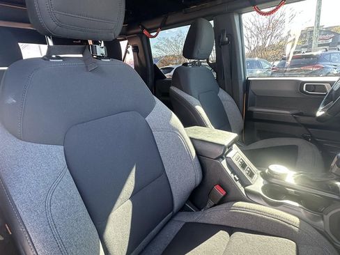 Used 2022 Ford Bronco Big Bend w/ Sasquatch Package image 12