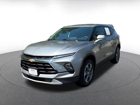 Used 2025 Chevrolet Blazer LT image 7