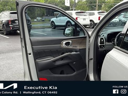 Certified 2022 Kia Sorento SX Prestige AWD/4WD image 8