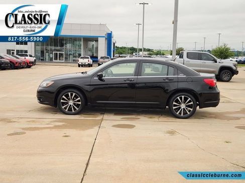 Used 2012 Chrysler 200 Touring FWD image 6