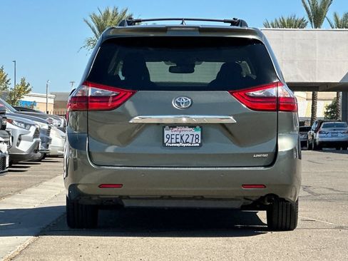 Certified 2020 Toyota Sienna Limited Premium FWD image 6