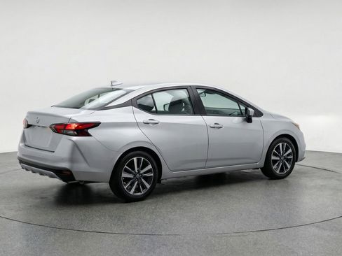 Used 2025 Nissan Versa SV image 9