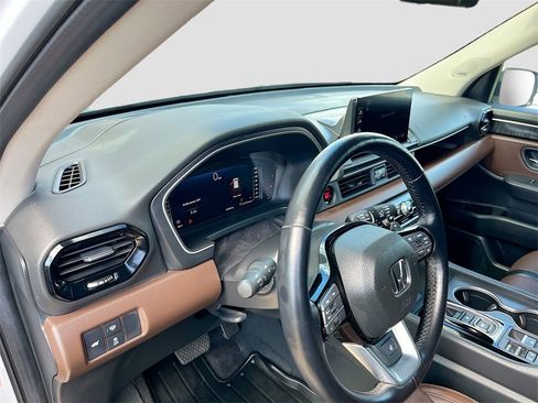 Used 2024 Honda Pilot Elite image 9