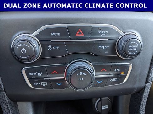 Used 2023 Dodge Charger SXT image 13