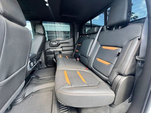 Used 2021 GMC Sierra 1500 AT4 w/ AT4 Premium Package AWD/4WD image 13