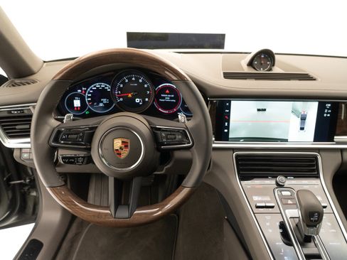 Certified 2023 Porsche Panamera 4 Platinum Edition image 31