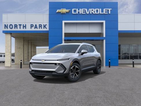 New 2026 Chevrolet Equinox EV LT image 8