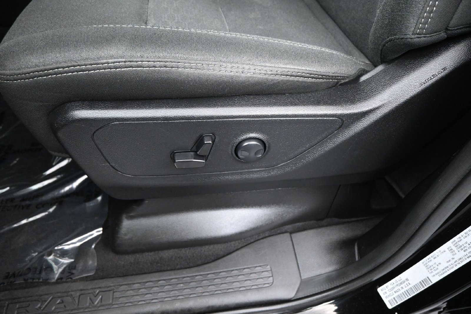 Used 2025 RAM 1500 Big Horn AWD/4WD image 8