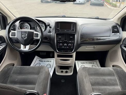 Used 2017 Dodge Grand Caravan SE w/ Power Window Group FWD image 21