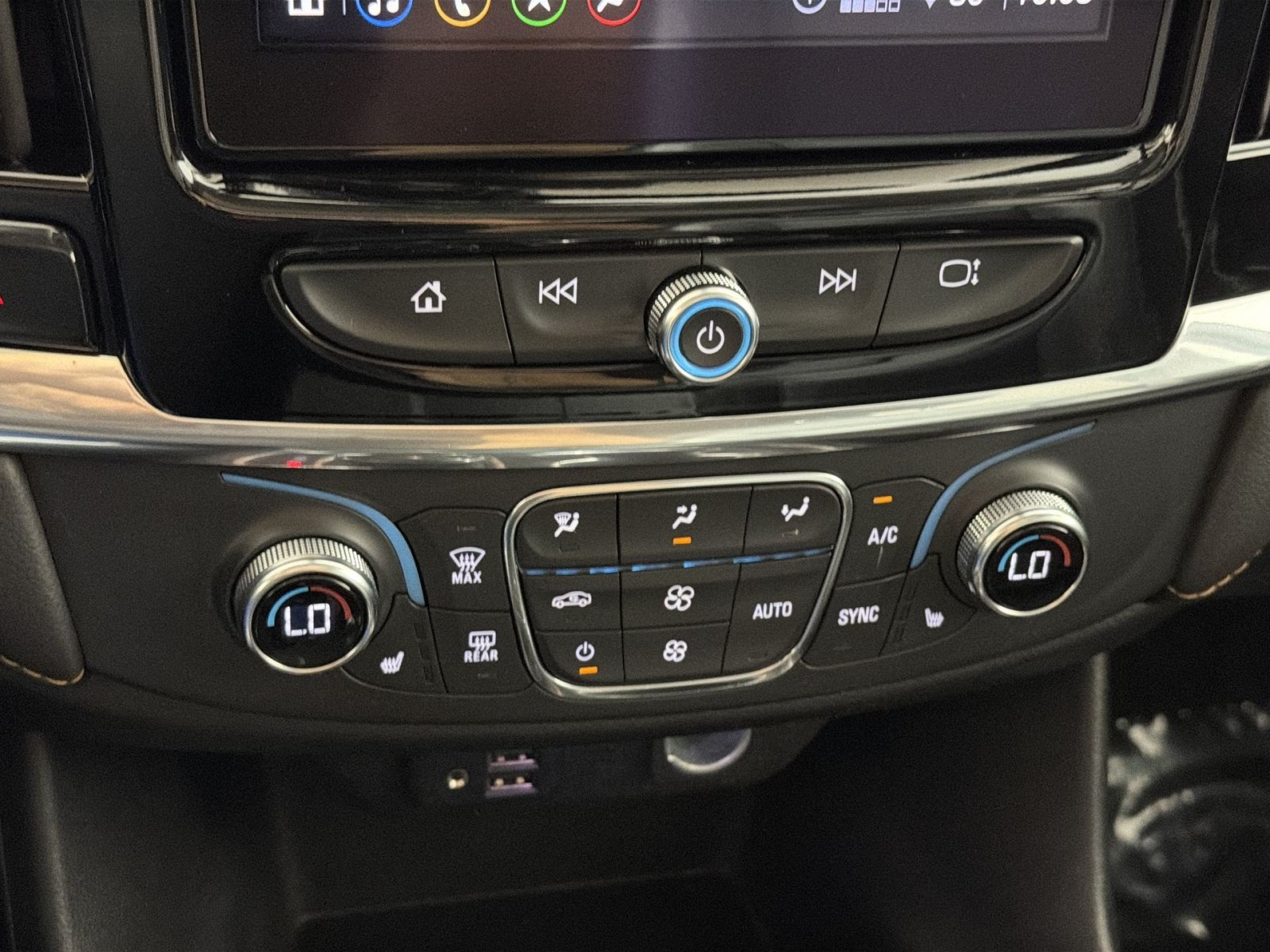 Used 2020 Chevrolet Traverse RS AWD/4WD image 17