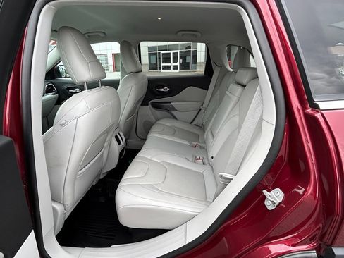 Used 2019 Jeep Cherokee Limited AWD/4WD image 46