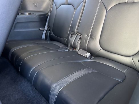 Used 2023 Honda Pilot EX-L image 12